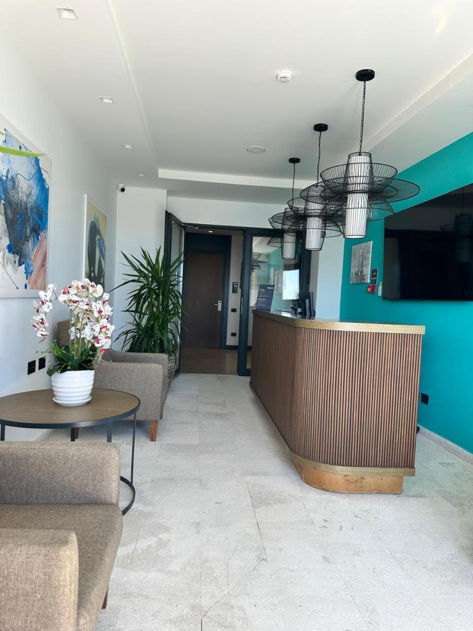 Palladium Beach Hotel- Private Beach Included เดอร์มี ภายนอก รูปภาพ